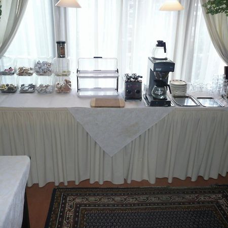 Staten Hotel Хага Екстериор снимка