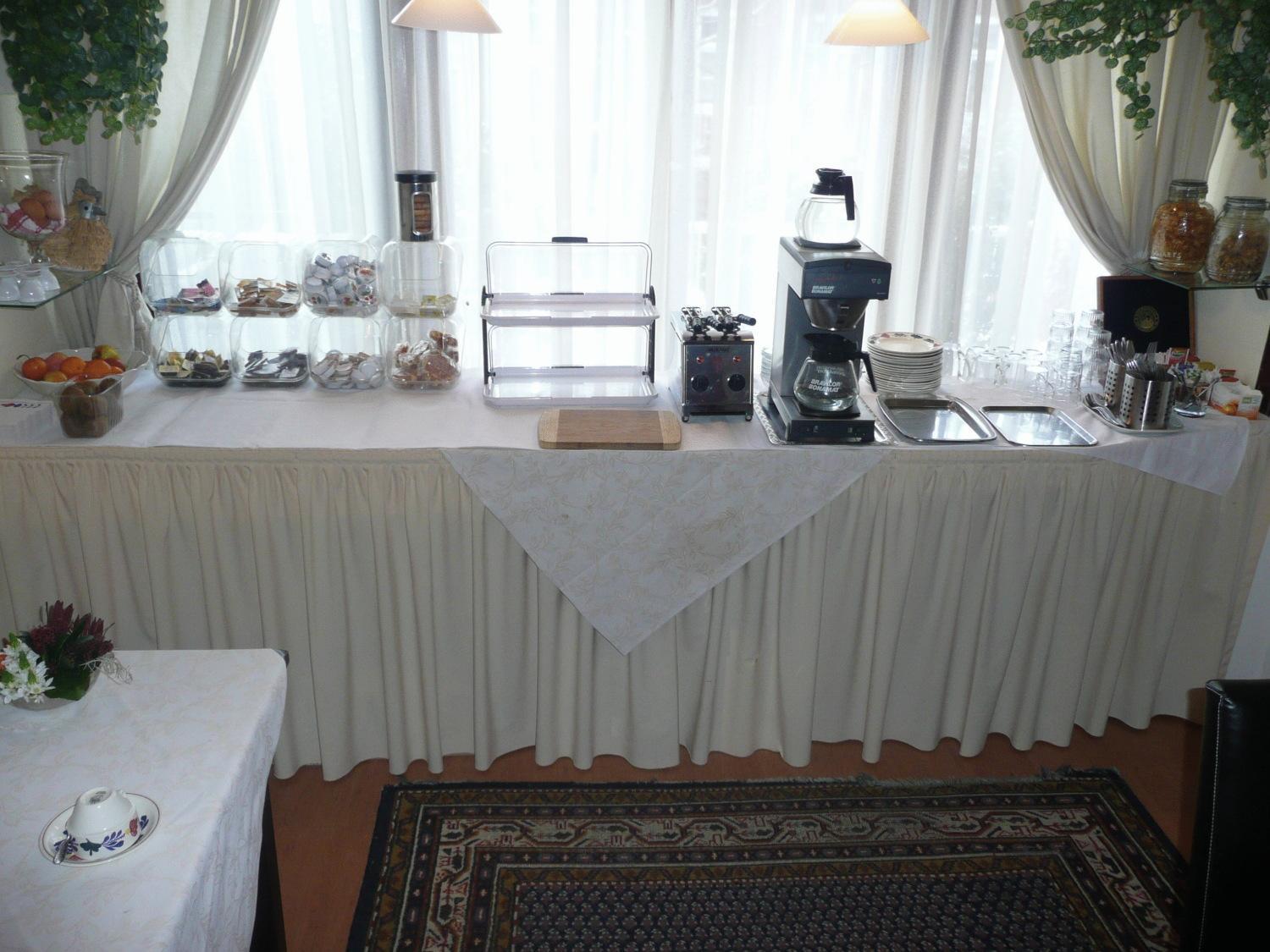 Staten Hotel Хага Екстериор снимка