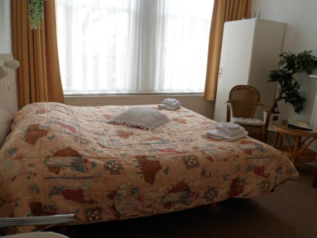 Staten Hotel Хага Екстериор снимка
